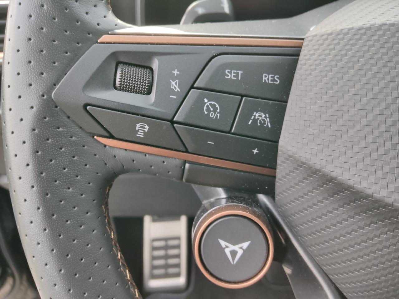 Cupra FORMENTOR VZ 2.0 TSI DSG 4DRIVE GAR.-09/26*NAVI Bildbeschreibung: Cupra FORMENTOR VZ 2.0 TSI DSG 4DRIVE GAR.-09/26*NAVI