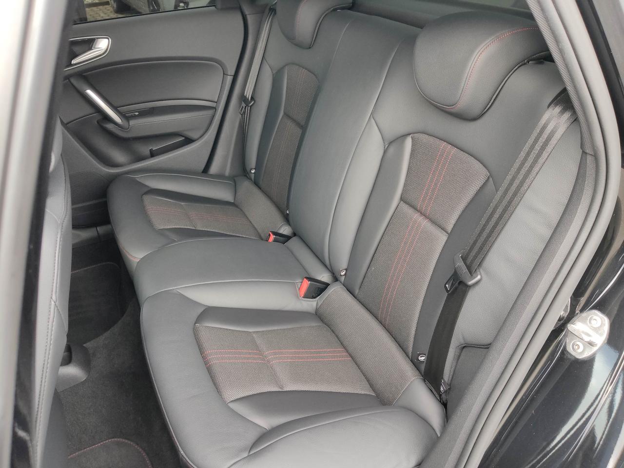Audi S1 SPORTBACK 2.0 TFSI QUATTRO XENON NAVI SITZH. Bildbeschreibung: Audi S1 SPORTBACK 2.0 TFSI QUATTRO XENON NAVI SITZH.