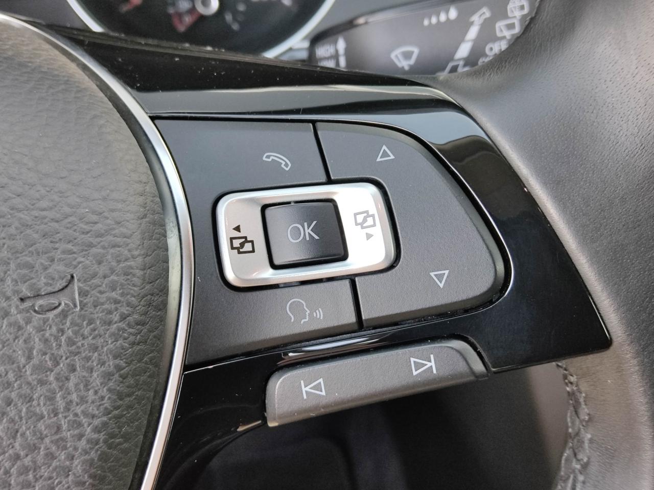 Volkswagen PASSAT VARIANT COMFORTLINE 1.4 TSI NAVI SITZHEI. Bildbeschreibung: Volkswagen PASSAT VARIANT COMFORTLINE 1.4 TSI NAVI SITZHEI.