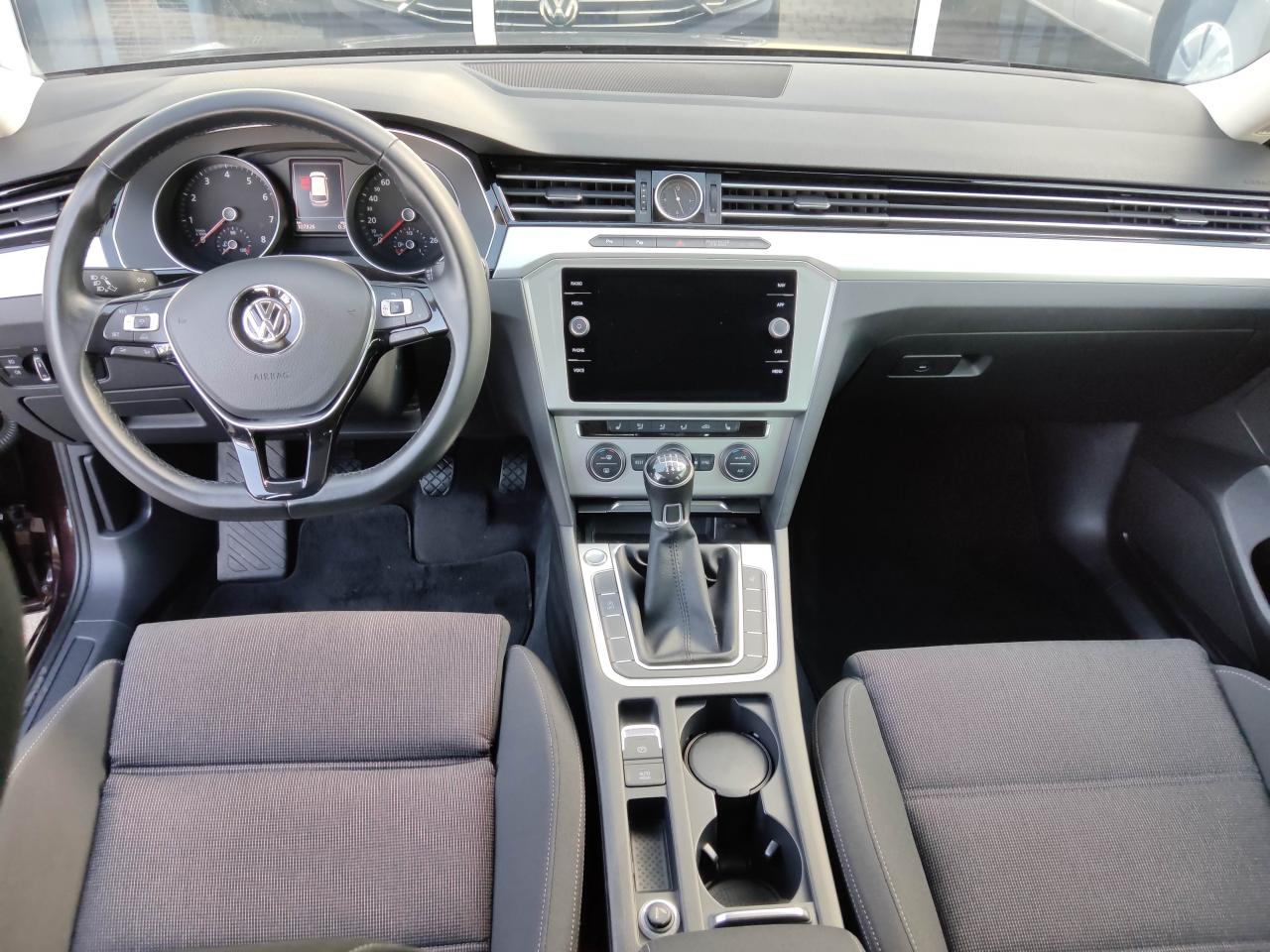 Volkswagen PASSAT VARIANT COMFORTLINE 1.4 TSI NAVI SITZHEI. Bildbeschreibung: Volkswagen PASSAT VARIANT COMFORTLINE 1.4 TSI NAVI SITZHEI.