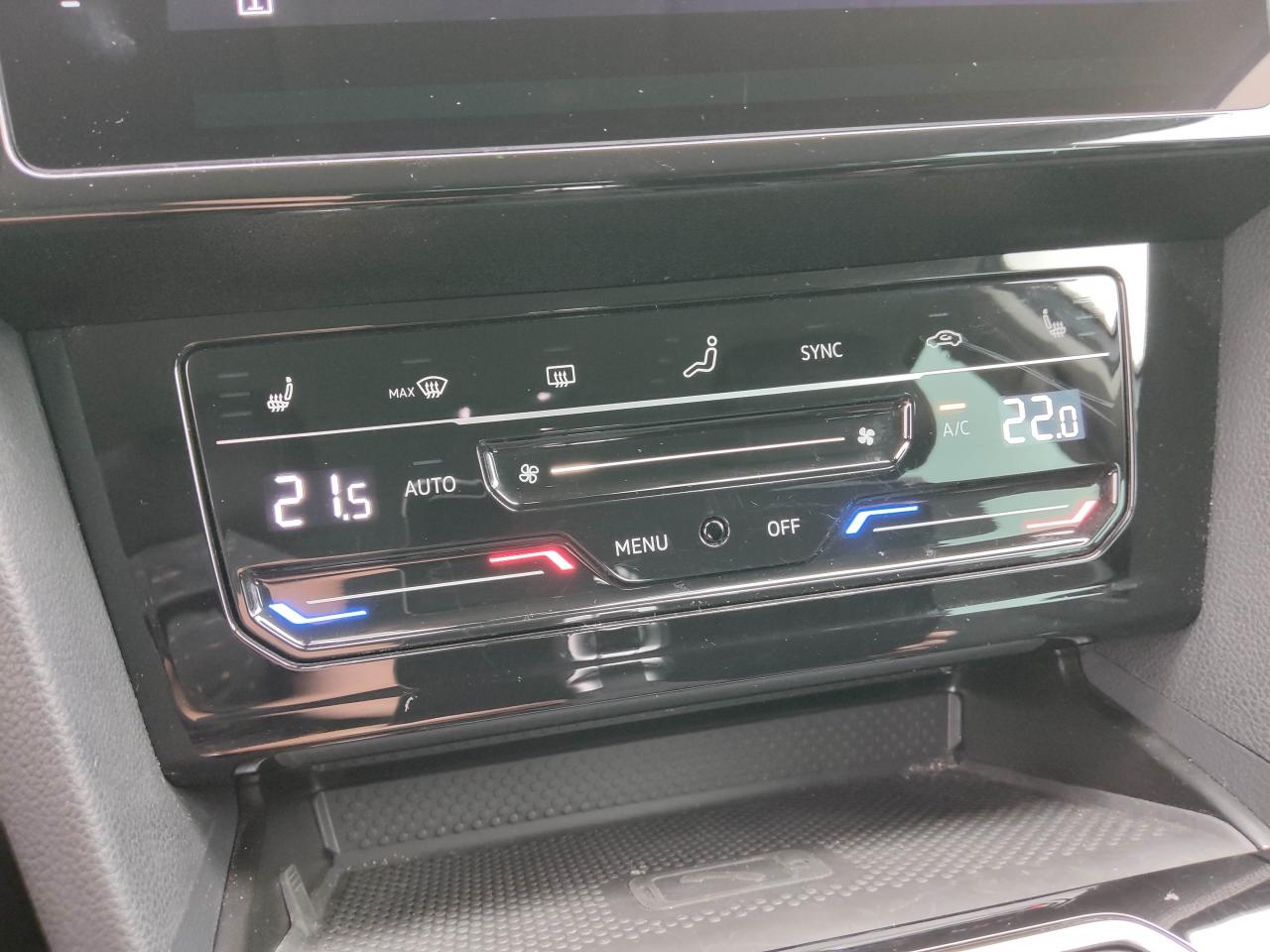 Volkswagen PASSAT GTE VARIANT 1.4 eHYBRID DSG NAVI SHZ RFK Bildbeschreibung: Volkswagen PASSAT GTE VARIANT 1.4 eHYBRID DSG NAVI SHZ RFK