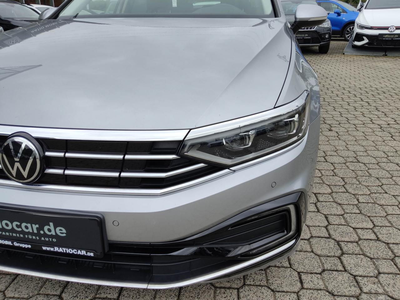 Volkswagen PASSAT GTE VARIANT 1.4 eHYBRID DSG NAVI SHZ RFK Bildbeschreibung: Volkswagen PASSAT GTE VARIANT 1.4 eHYBRID DSG NAVI SHZ RFK